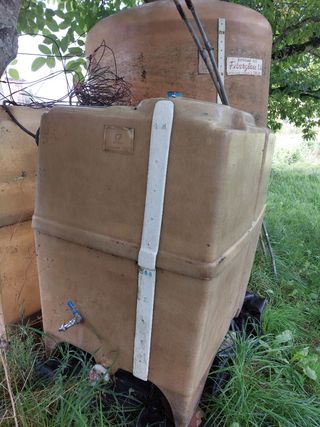 Cubas de agua en fibra 3 de 4000 y 3 de 1000 litr