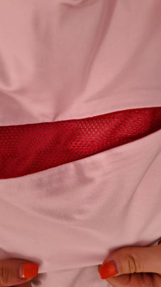 Camiseta hombrera rosa claro