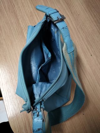 bolso color azul Adolfo Domínguez 