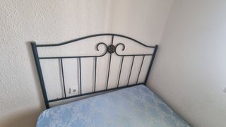 Cabecero de forja verde