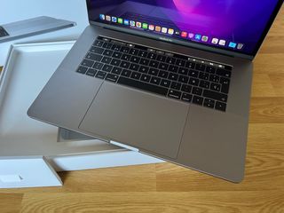 Apple MacBook Pro