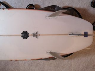 Tabla de surf MUY BUENAS CONDICIONES