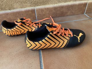 Zapatilla de tacos Puma fútbol 7