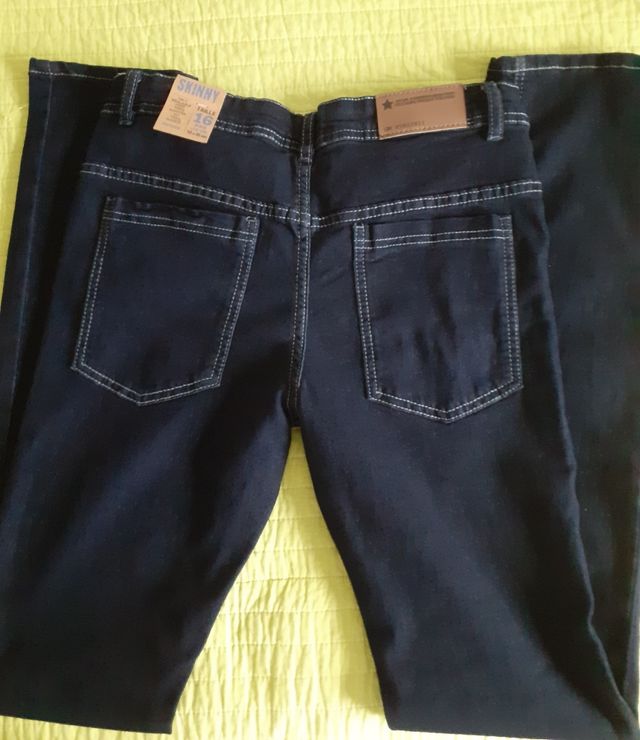 Nuevo. Vaquero talla 16 años