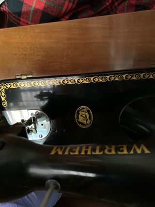 Maquina de coser WERTHEIM