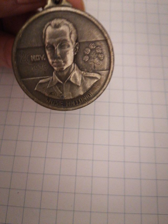 Medalla de Franco y José Antonio