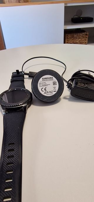 Reloj samsung galaxy gearfrontier s3 con cargador