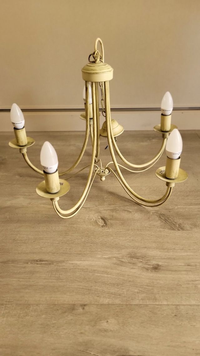 Lampara de salón en techo