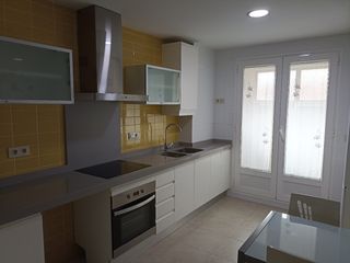 Piso en alquiler Reyes Católicos 84 Villar