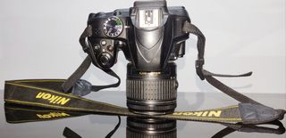 Cámara Nikon D3300 con accesorios