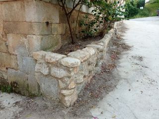 Trabajos en piedra y madera