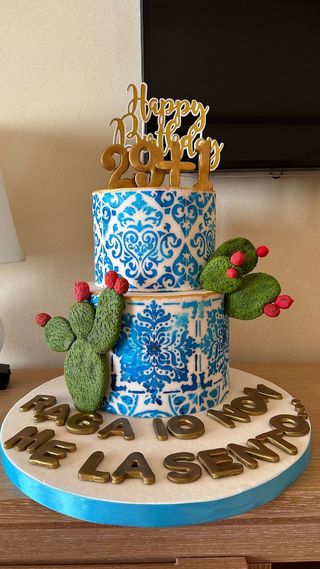 Torta scenografica -torta finta compleanno 30 anni