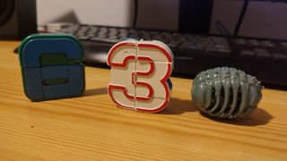 Figuras de huevo Kinder y otros