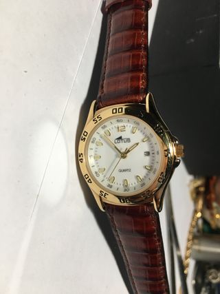 Reloj Lotus