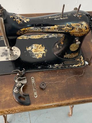 Maquina de coser antigua