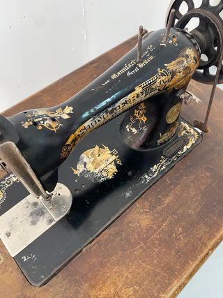 Maquina de coser antigua