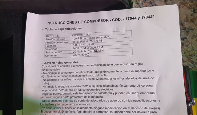 Maletín aerografo y compresor.