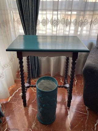 Conjunto de mesa y paragüero