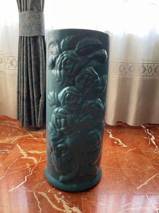 Conjunto de mesa y paragüero