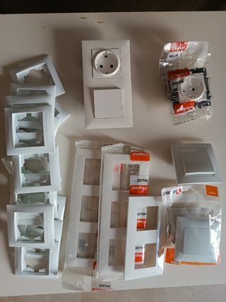 Interruptores, enchufes y marcos.