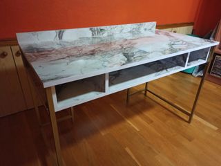 Moderno escritorio acabado en mármol blanco