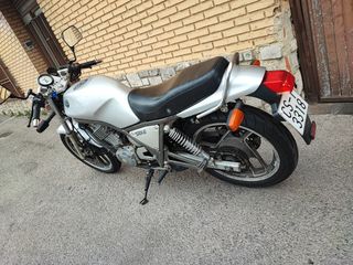 Yamaha SRX 600 café racer