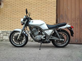 Yamaha SRX 600 café racer