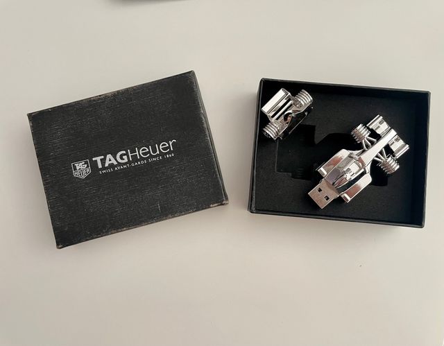 USB TAGHEUER 4GB