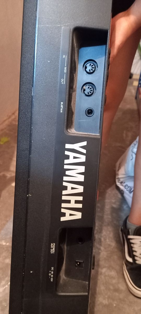 Teclado Yamaha PSR-195