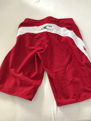 bermuda roja/ bañador