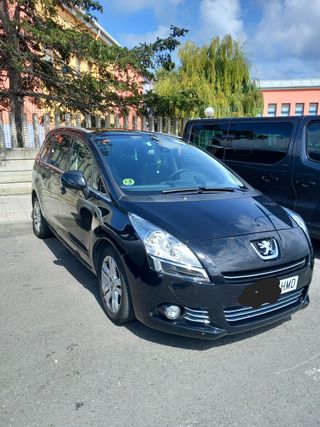 Peugeot 5008 2012