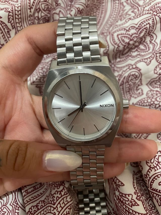 Reloj Nixon plateado
