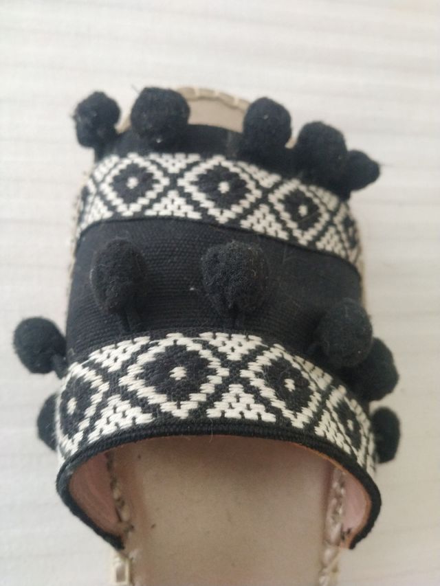 pretty Bailarinas, Mascaró