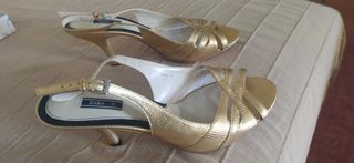 Sandalias doradas