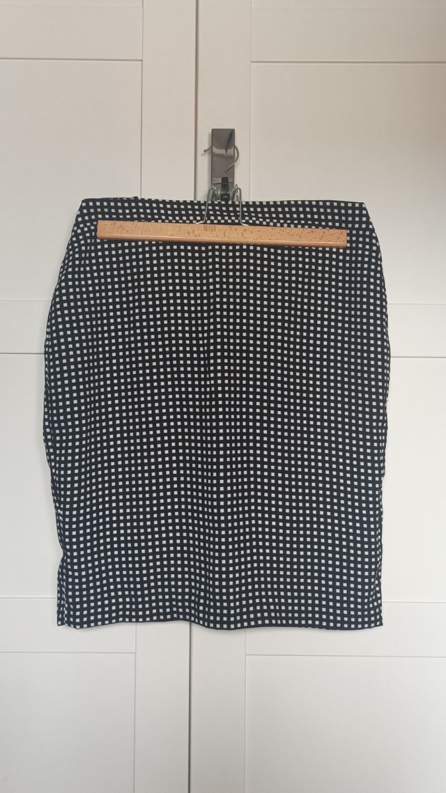 Checked pencil skirt