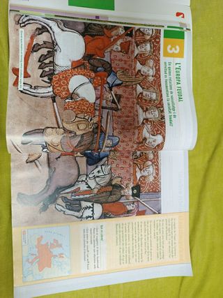 3 libros de Geografía y Historia 2°Eso