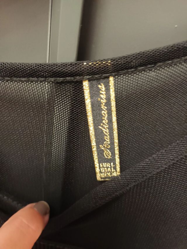 Vestido negro con flecos