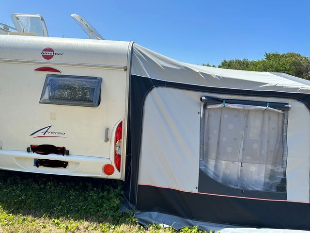 Caravana Burstner Averso