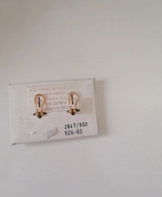 Pendientes dorados chapados en oro con forma luna