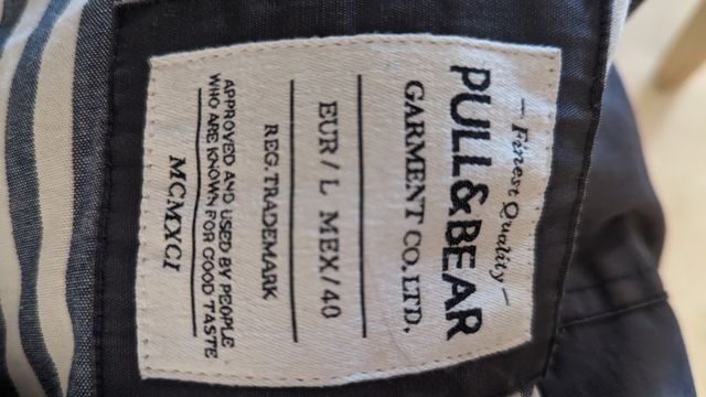 Chaqueta larga/trenca/parca pull&bear.