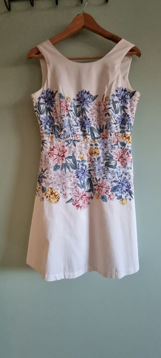 Vestido blanco con flores