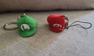Llaveros gorra mario y luigi