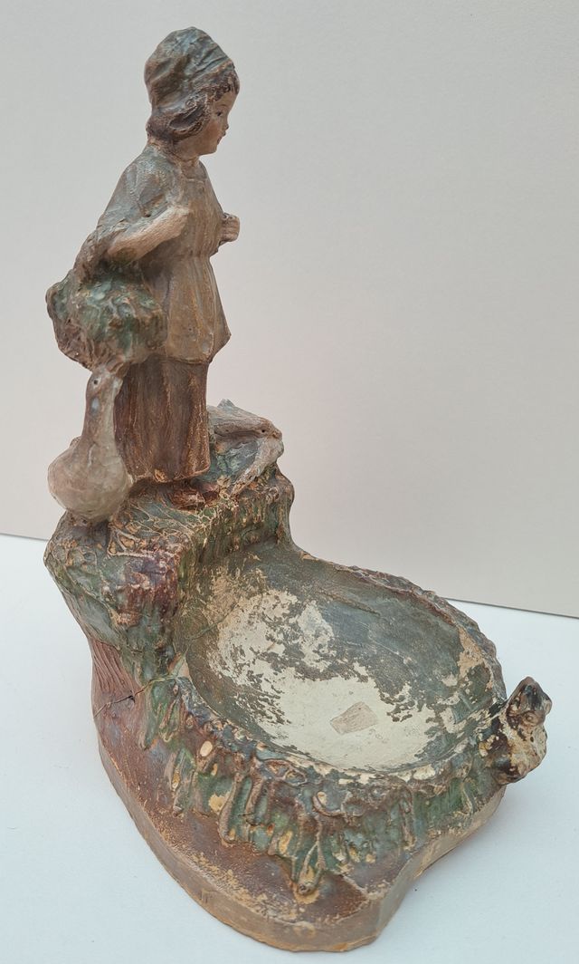 Antigua figura de terracota, primer cuarto del sig