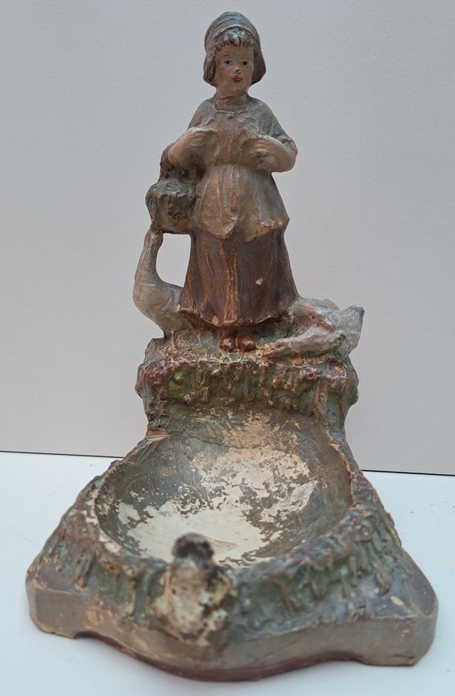 Antigua figura de terracota, primer cuarto del sig