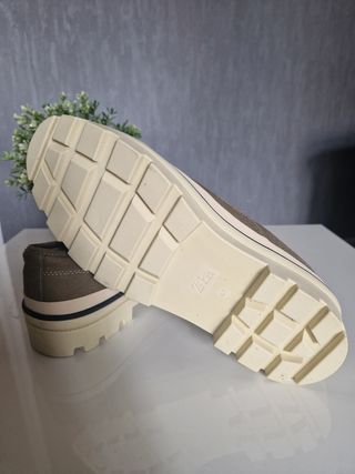 Zapato Zara a estrenar talla 41 (calza 42)
