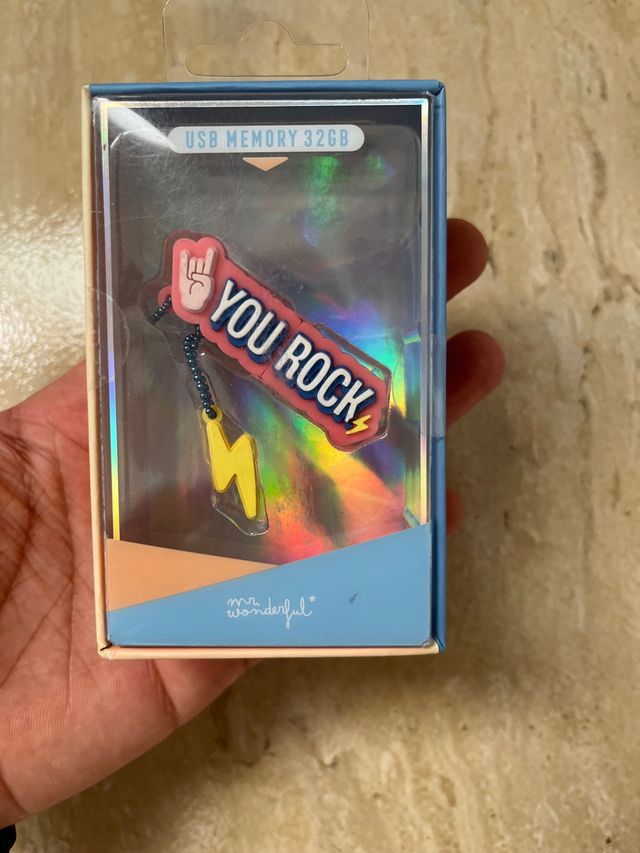 PENDRIVE DE 32GB ROCK  Nuevo