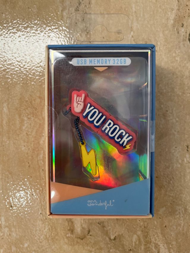 PENDRIVE DE 32GB ROCK  Nuevo