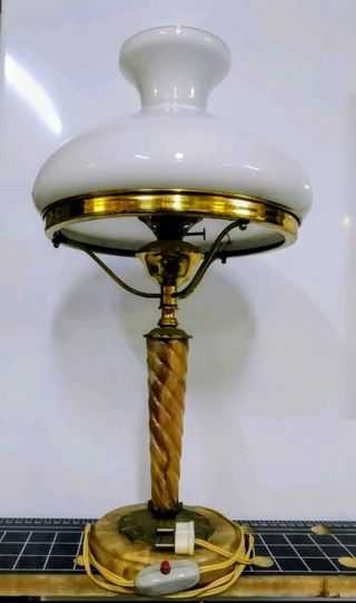 Lámparas y Jarrones.