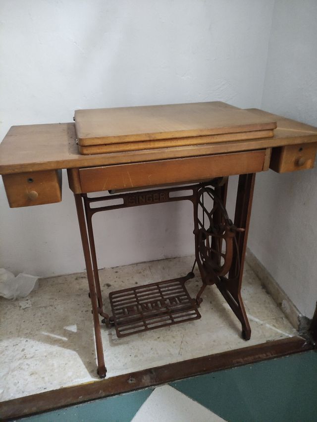Maquina de coser antigua