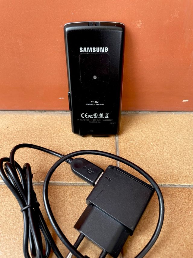 MP 3 Samsung con su cargador original